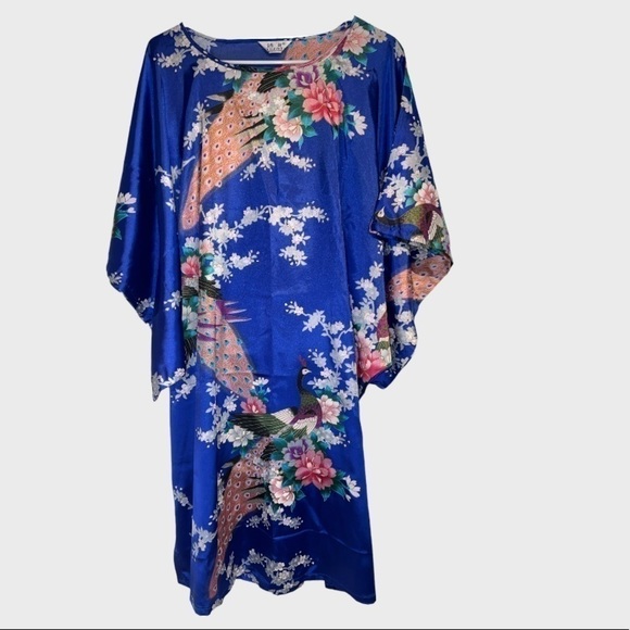 Blue Kimono. Pullover. OSFM. NWOT - Picture 2 of 3